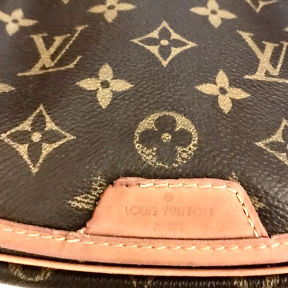 Louis Vuitton Monogram Menilmontant PM Crossbody - Picture 15 of 15